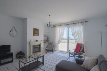 https://cdn.resales-online.com/public/sb5m6pabs6/properties/37ba0445325f11f0ad0102e0405b089b/w1200/15-11d12f2f454f2f5e9b981fdd8b901d51.jpg?v=1747648833