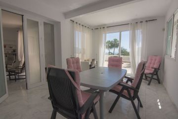 https://cdn.resales-online.com/public/sb5m6pabs6/properties/37ba0445325f11f0ad0102e0405b089b/w1200/20-d1f7658cbe4ba6cd8666fec30fba80ad.jpg?v=1747648833