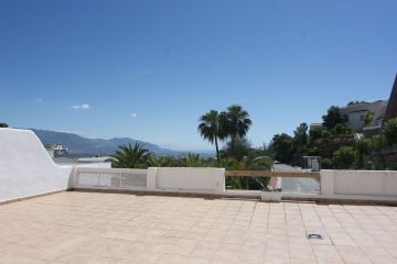 https://cdn.resales-online.com/public/sb5m6pabs6/properties/37ba0445325f11f0ad0102e0405b089b/w1200/24-613bbc26f32d7013d348ef202dd30a43.jpg?v=1747736371