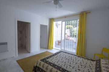 https://cdn.resales-online.com/public/sb5m6pabs6/properties/37ba0445325f11f0ad0102e0405b089b/w1200/8-e64a9055bba3e77ac8aca3b893cdf826.jpg?v=1747648833