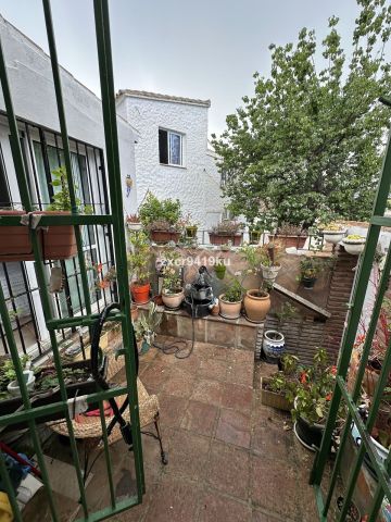 https://cdn.resales-online.com/public/zxcr9419ku/properties/ac9dea2e324b11f0ad0102e0405b089b/w1200/10-bb915d1cb19341576dcdc994b81ab9c5.jpg?v=1747415972