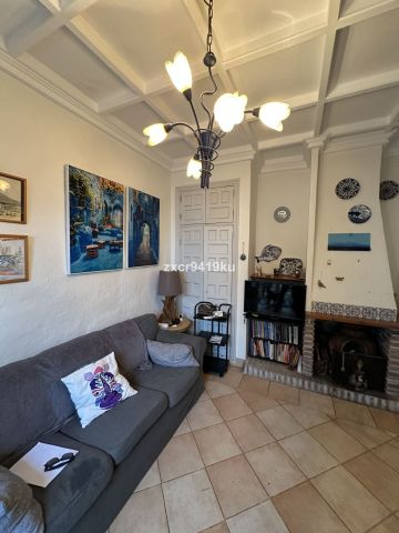 https://cdn.resales-online.com/public/zxcr9419ku/properties/ac9dea2e324b11f0ad0102e0405b089b/w1200/9-467d0cee5b725f3ef65f102a0c2e69c0.jpg?v=1747415972