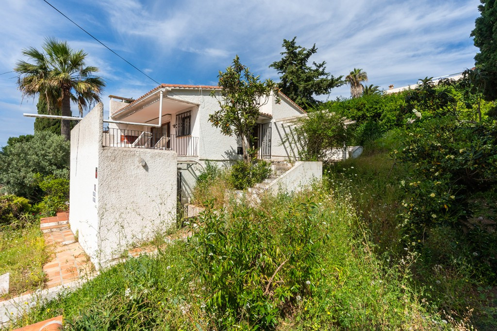 https://cdn.resales-online.com/public/epksdhfn82/properties/e60d7574314211f0ad0102e0405b089b/w1200/1-7980e48d732b6fc85c14b43b94d2aa54.jpg?v=1747458832