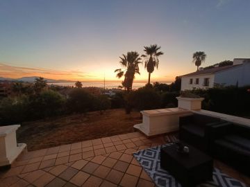 https://cdn.resales-online.com/public/c5qxxwzfkp/properties/e0ec45848e9c11ed98460217bc231ef4/w1200/17-dd5fcd4f0eb487dfa3803f7e20814c0e.jpg?v=1737716906