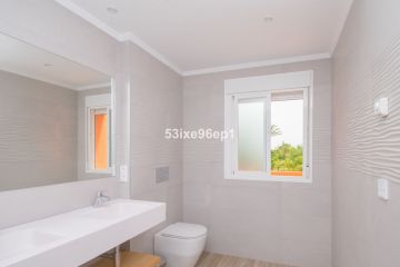 https://cdn.resales-online.com/public/53ixe96ep1/properties/82df91c9d9a911ef8ce602e0405b089b/w1200/17-dd5fcd4f0eb487dfa3803f7e20814c0e.jpg?v=1745487296