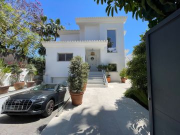 https://cdn.resales-online.com/public/199lfdjq5g/properties/26971131347711f0ad0102e0405b089b/w1200/1-7980e48d732b6fc85c14b43b94d2aa54.jpg?v=1747715098