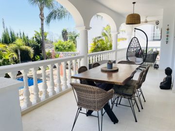 https://cdn.resales-online.com/public/199lfdjq5g/properties/26971131347711f0ad0102e0405b089b/w1200/13-5fd73dea700db77384c091ca9818b1a9.jpg?v=1747715098