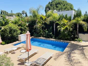 https://cdn.resales-online.com/public/199lfdjq5g/properties/26971131347711f0ad0102e0405b089b/w1200/14-d70dc3102c00d7be0e872dfe1c1f86d7.jpg?v=1747715098