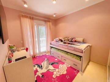 https://cdn.resales-online.com/public/199lfdjq5g/properties/26971131347711f0ad0102e0405b089b/w1200/19-d0ed7da2012a09046d307c195d98e7d6.jpg?v=1747715098