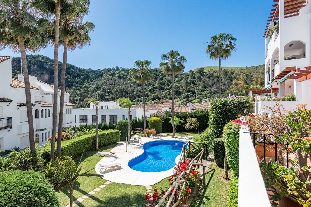https://cdn.resales-online.com/public/q0k63vfifl/properties/cb02aa9e29c411f0ad0102e0405b089b/w1200/1-7980e48d732b6fc85c14b43b94d2aa54.jpg?v=1746721189
