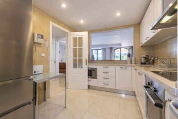https://cdn.resales-online.com/public/om3hy3z80kz17d0u/properties/f2b89bd8358211f0ad0102e0405b089b/w1200/25-45e7a00e8ada30030040e20a35fbccfd.jpg?v=1747761194