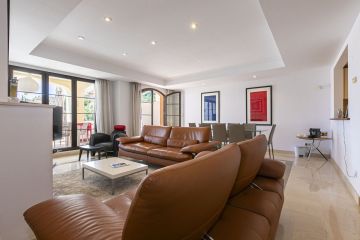 https://cdn.resales-online.com/public/om3hy3z80kz17d0u/properties/f2b89bd8358211f0ad0102e0405b089b/w1200/5-3595ad71cbd87be6c3643a4285ef4791.jpg?v=1747761194