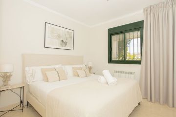 https://cdn.resales-online.com/public/l7ht8lh0v3/properties/b4714aa231ab11f0ad0102e0405b089b/w1200/18-cc72f169493c096e712837ff5d8b6e41.jpg?v=1747387384