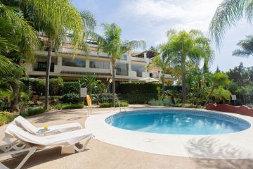https://cdn.resales-online.com/public/l7ht8lh0v3/properties/b4714aa231ab11f0ad0102e0405b089b/w1200/49-e4a2fb57c7644d14d3ccd34084db1526.jpg?v=1747387384