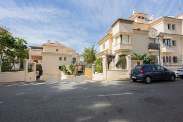 https://cdn.resales-online.com/public/l7ht8lh0v3/properties/b4714aa231ab11f0ad0102e0405b089b/w1200/80-3d8465bfd977172d3298b4c3ff1030f2.jpg?v=1747387384