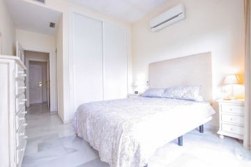 https://cdn.resales-online.com/public/kj4s0e6mui/properties/d7d07503316711f0ad0102e0405b089b/w1200/8-e64a9055bba3e77ac8aca3b893cdf826.jpg?v=1747730933