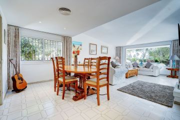 https://cdn.resales-online.com/public/epifqhcad6/properties/8753e501058311f08cfb02e0405b089b/w1200/3-e898b2bb2a2fdfd06d2c39894dce8316.jpg?v=1742983091