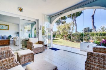 https://cdn.resales-online.com/public/epifqhcad6/properties/8753e501058311f08cfb02e0405b089b/w1200/6-241328e1bcc9c0d8ce1222beb6c967a8.jpg?v=1742983091