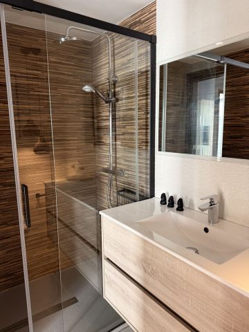 https://cdn.resales-online.com/public/v9m1woaghgj050u4/properties/342acc9e34b311f0ad0102e0405b089b/w1200/11-20939a0134ad724a8cb2a801094d15a4.jpg?v=1747688653