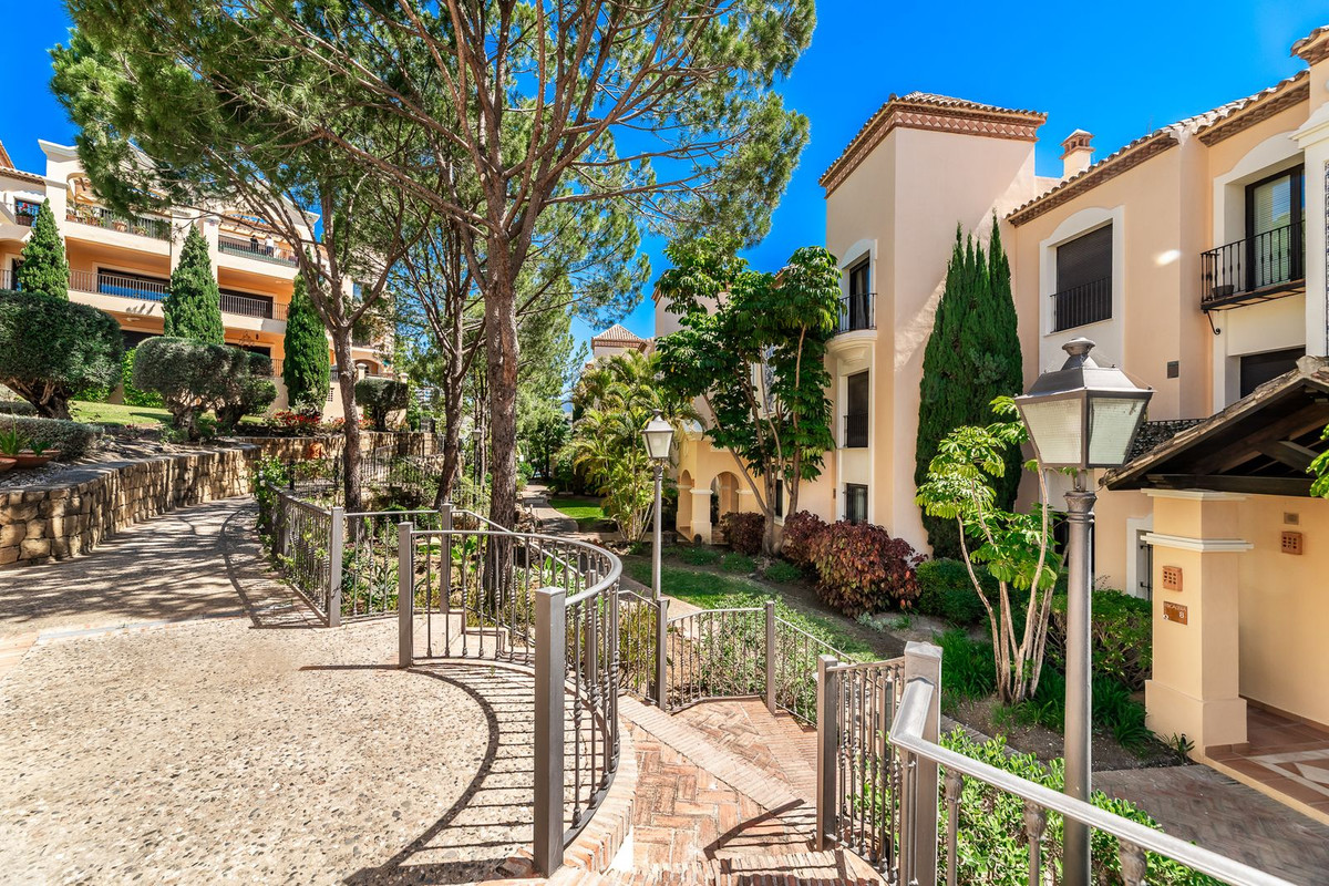 https://cdn.resales-online.com/public/jc5knpktkf/properties/cd7179b1309f11f0ad0102e0405b089b/w1200/1-7980e48d732b6fc85c14b43b94d2aa54.jpg?v=1747908962