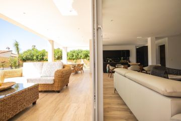 https://cdn.resales-online.com/public/igwbswt24etu184o/properties/44610f172bfa11f0ad0102e0405b089b/w1200/12-53013098fcab6c38b1379cd33298e050.jpg?v=1747376829