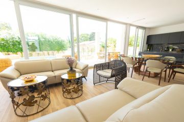 https://cdn.resales-online.com/public/igwbswt24etu184o/properties/44610f172bfa11f0ad0102e0405b089b/w1200/16-ec67b526875bf0124b6ce4328a754439.jpg?v=1747376829