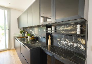 https://cdn.resales-online.com/public/igwbswt24etu184o/properties/44610f172bfa11f0ad0102e0405b089b/w1200/21-2c707e7c511429b4f8ec4ee5f221ddb6.jpg?v=1747376829