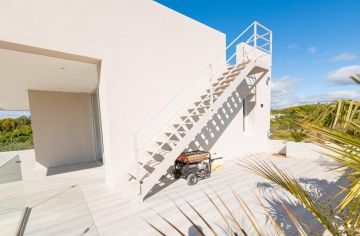 https://cdn.resales-online.com/public/igwbswt24etu184o/properties/44610f172bfa11f0ad0102e0405b089b/w1200/36-be7efbbd8b294061d3f27cb7c37865bb.jpg?v=1747376829