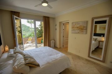 https://cdn.resales-online.com/public/126rkpuc5l/properties/4e2a01d7379b11f0ad0102e0405b089b/w1200/3-e898b2bb2a2fdfd06d2c39894dce8316.jpg?v=1747983661