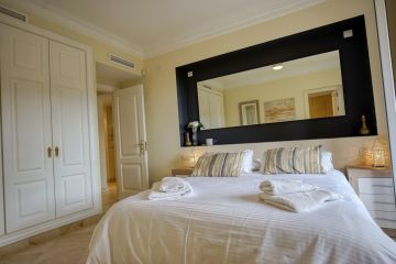 https://cdn.resales-online.com/public/126rkpuc5l/properties/4e2a01d7379b11f0ad0102e0405b089b/w1200/4-c23c0f86247804fa50226aecd8b0b2c8.jpg?v=1747983661