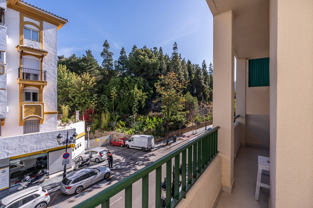 https://cdn.resales-online.com/public/epksdhfn82/properties/4ab8bebe378c11f0ad0102e0405b089b/w1200/1-7980e48d732b6fc85c14b43b94d2aa54.jpg?v=1747977213