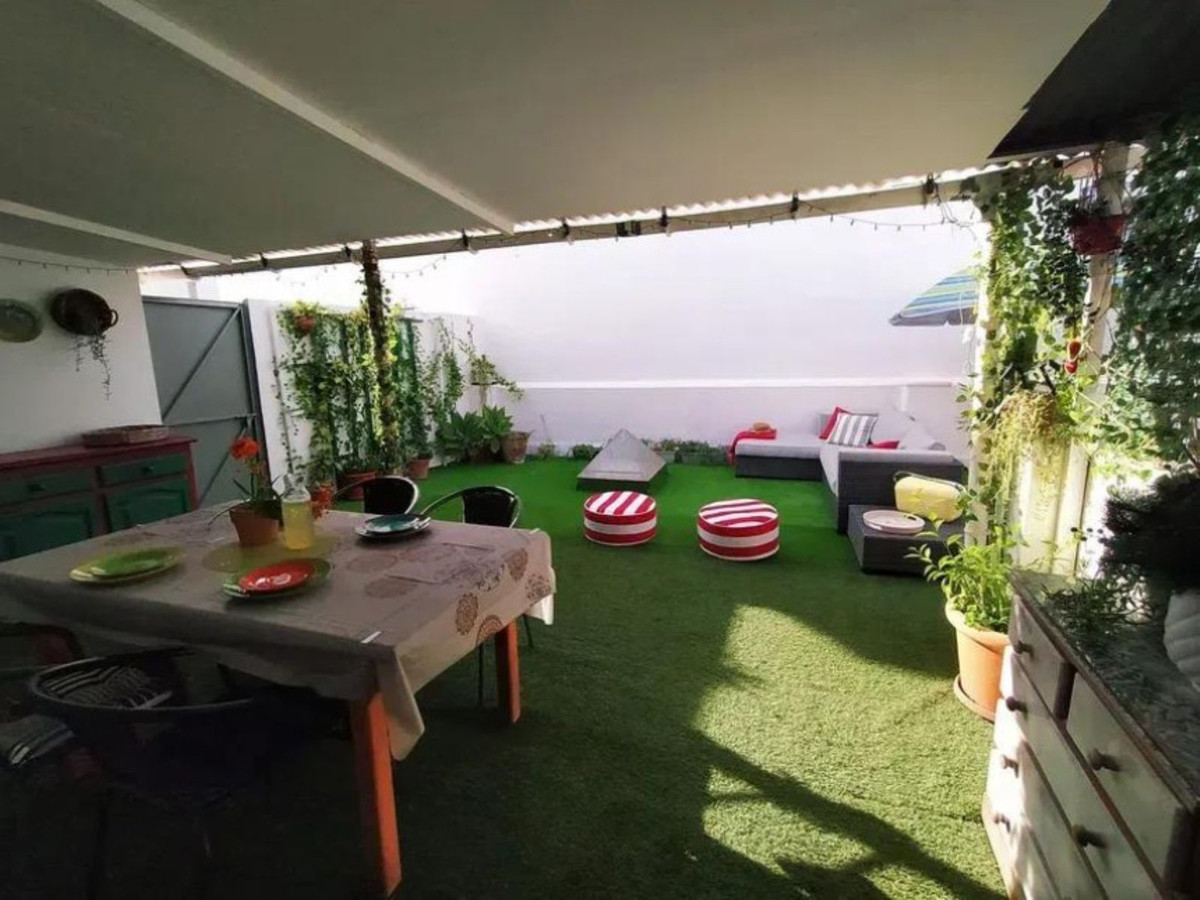 https://cdn.resales-online.com/public/7rg1k5rn6p/properties/fbb14893332111f0ad0102e0405b089b/w1200/1-7980e48d732b6fc85c14b43b94d2aa54.jpg?v=1747938477