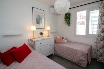 https://cdn.resales-online.com/public/l0vq491cr1/properties/0e03caf33a3311f0ad0102e0405b089b/w1200/14-d70dc3102c00d7be0e872dfe1c1f86d7.jpg?v=1748269130