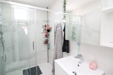 https://cdn.resales-online.com/public/l0vq491cr1/properties/0e03caf33a3311f0ad0102e0405b089b/w1200/15-11d12f2f454f2f5e9b981fdd8b901d51.jpg?v=1748269130