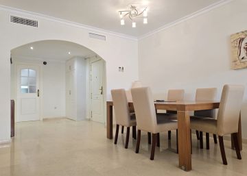 https://cdn.resales-online.com/public/66nt3mzl2e/properties/267444243a2311f0ad0102e0405b089b/w1200/25-45e7a00e8ada30030040e20a35fbccfd.jpg?v=1748264446
