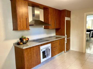 https://cdn.resales-online.com/public/dgqxclc4l2/properties/76d7092d39f711f0ad0102e0405b089b/w1200/9-467d0cee5b725f3ef65f102a0c2e69c0.jpg?v=1748246730