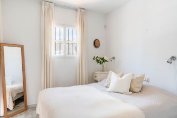 https://cdn.resales-online.com/public/ffy5dwawcp/properties/5154a67139ee11f0ad0102e0405b089b/w1200/15-11d12f2f454f2f5e9b981fdd8b901d51.jpg?v=1748239217