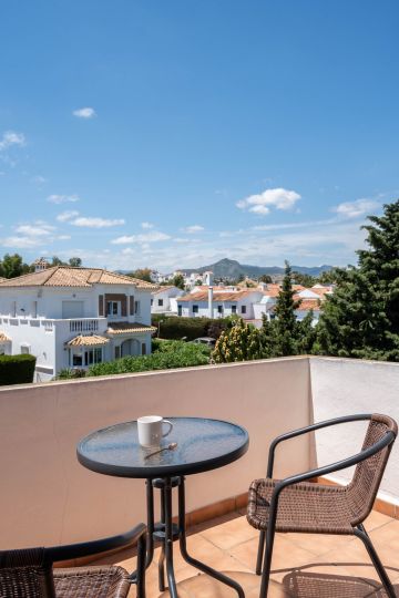 https://cdn.resales-online.com/public/ffy5dwawcp/properties/5154a67139ee11f0ad0102e0405b089b/w1200/23-79897b85162c6a486c7a4d1eb46924dd.jpg?v=1748239217