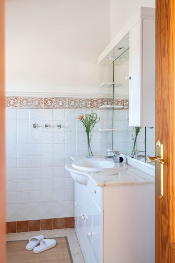 https://cdn.resales-online.com/public/ffy5dwawcp/properties/5154a67139ee11f0ad0102e0405b089b/w1200/25-45e7a00e8ada30030040e20a35fbccfd.jpg?v=1748239217