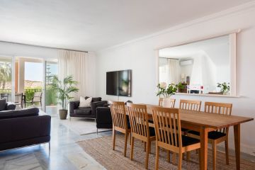 https://cdn.resales-online.com/public/ffy5dwawcp/properties/5154a67139ee11f0ad0102e0405b089b/w1200/7-aa4cc561180b369757c0bb4af9886cd3.jpg?v=1748239217