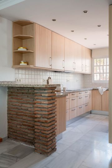 https://cdn.resales-online.com/public/ffy5dwawcp/properties/5154a67139ee11f0ad0102e0405b089b/w1200/8-e64a9055bba3e77ac8aca3b893cdf826.jpg?v=1748239217