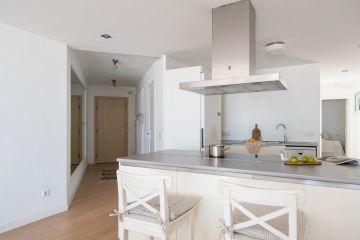 https://cdn.resales-online.com/public/ffy5dwawcp/properties/fc10031b385b11f0ad0102e0405b089b/w1200/10-bb915d1cb19341576dcdc994b81ab9c5.jpg?v=1748066416
