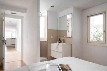 https://cdn.resales-online.com/public/ffy5dwawcp/properties/fc10031b385b11f0ad0102e0405b089b/w1200/15-11d12f2f454f2f5e9b981fdd8b901d51.jpg?v=1748066416