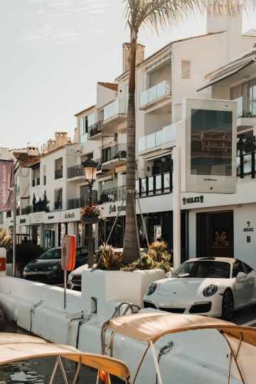https://cdn.resales-online.com/public/ffy5dwawcp/properties/fc10031b385b11f0ad0102e0405b089b/w1200/22-bcf8e6250e0bab365f900a8ac31ac040.jpg?v=1748066416
