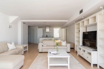 https://cdn.resales-online.com/public/ffy5dwawcp/properties/fc10031b385b11f0ad0102e0405b089b/w1200/7-aa4cc561180b369757c0bb4af9886cd3.jpg?v=1748066416