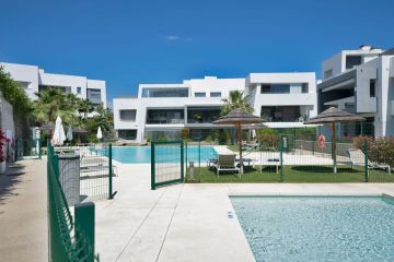 https://cdn.resales-online.com/public/4wiopnr8ch/properties/984c72ea37f811f0ad0102e0405b089b/w1200/21-2c707e7c511429b4f8ec4ee5f221ddb6.jpg?v=1748026166