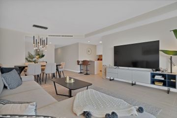 https://cdn.resales-online.com/public/4wiopnr8ch/properties/984c72ea37f811f0ad0102e0405b089b/w1200/4-c23c0f86247804fa50226aecd8b0b2c8.jpg?v=1748026166