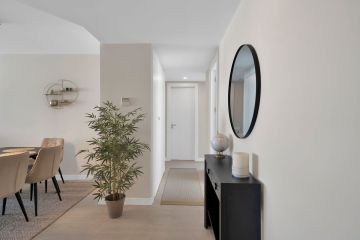 https://cdn.resales-online.com/public/4wiopnr8ch/properties/984c72ea37f811f0ad0102e0405b089b/w1200/5-3595ad71cbd87be6c3643a4285ef4791.jpg?v=1748026166