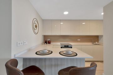 https://cdn.resales-online.com/public/4wiopnr8ch/properties/984c72ea37f811f0ad0102e0405b089b/w1200/7-aa4cc561180b369757c0bb4af9886cd3.jpg?v=1748026166