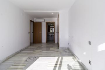 https://cdn.resales-online.com/public/pn4iz419alz18eav/properties/5d4b2c0f353b11f0ad0102e0405b089b/w1200/12-53013098fcab6c38b1379cd33298e050.jpg?v=1747763939